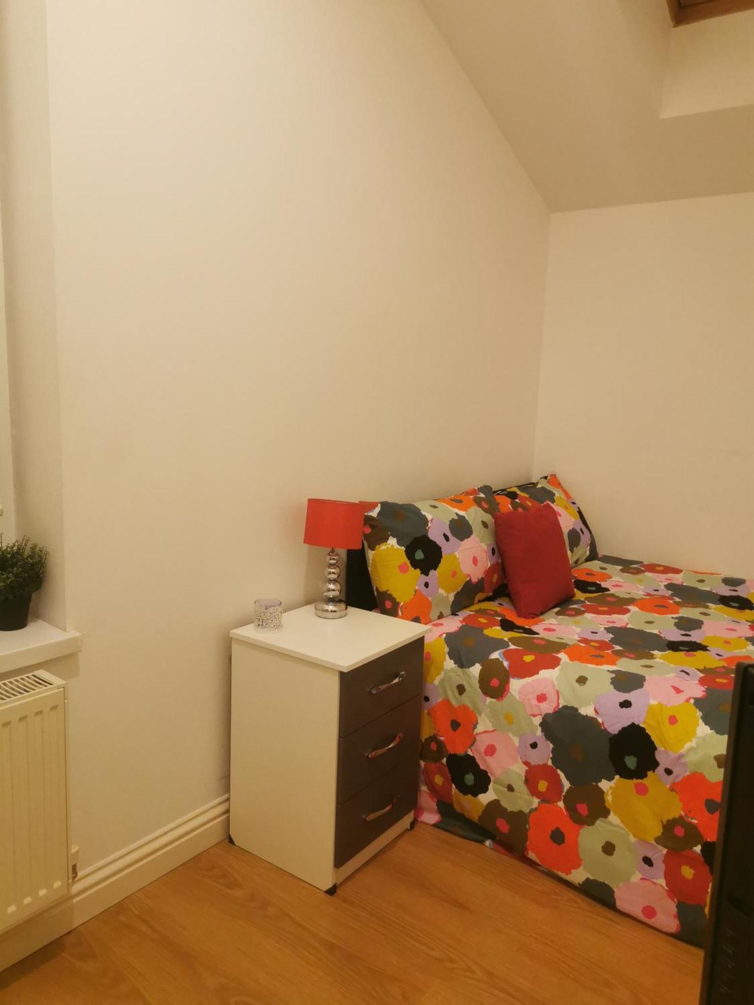 Lovely Spacious Room Near Train Station And University Dallington  Exterior foto